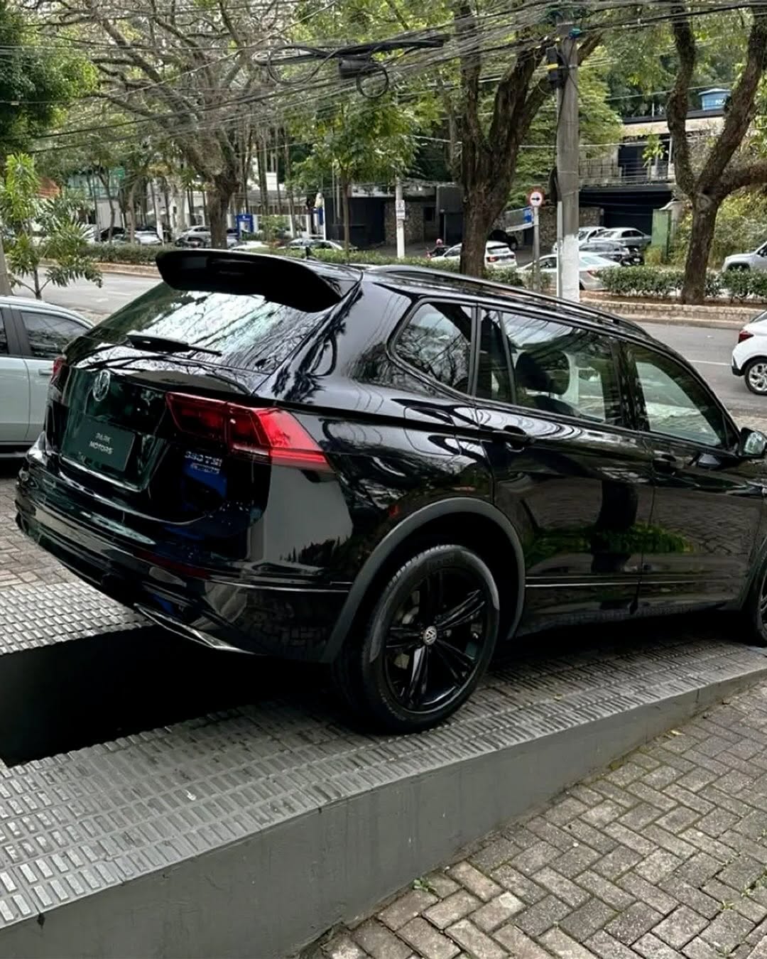 VOLKSWAGEN TIGUAN ALLSPACE R-LINE - Imagem 5