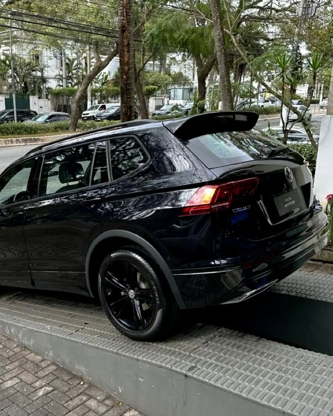 VOLKSWAGEN TIGUAN ALLSPACE R-LINE - Imagem 7