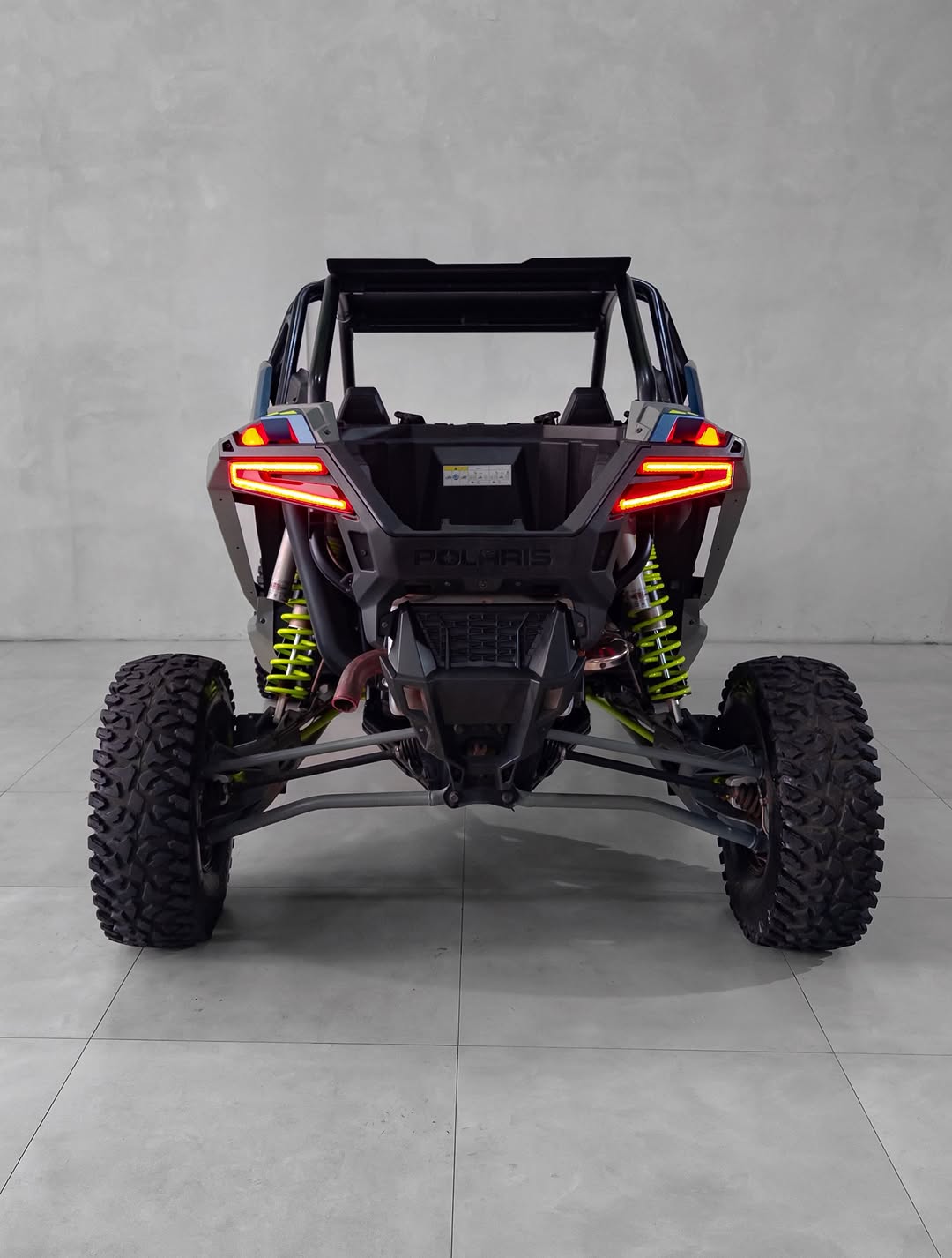 POLARIS RZR TURBO R - Imagem 11