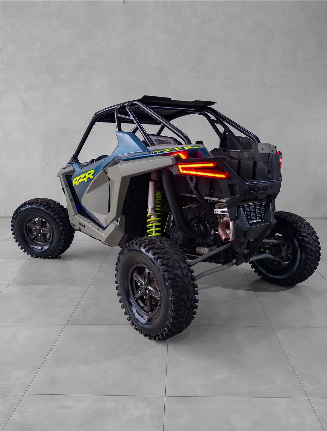 POLARIS RZR TURBO R - Imagem 10