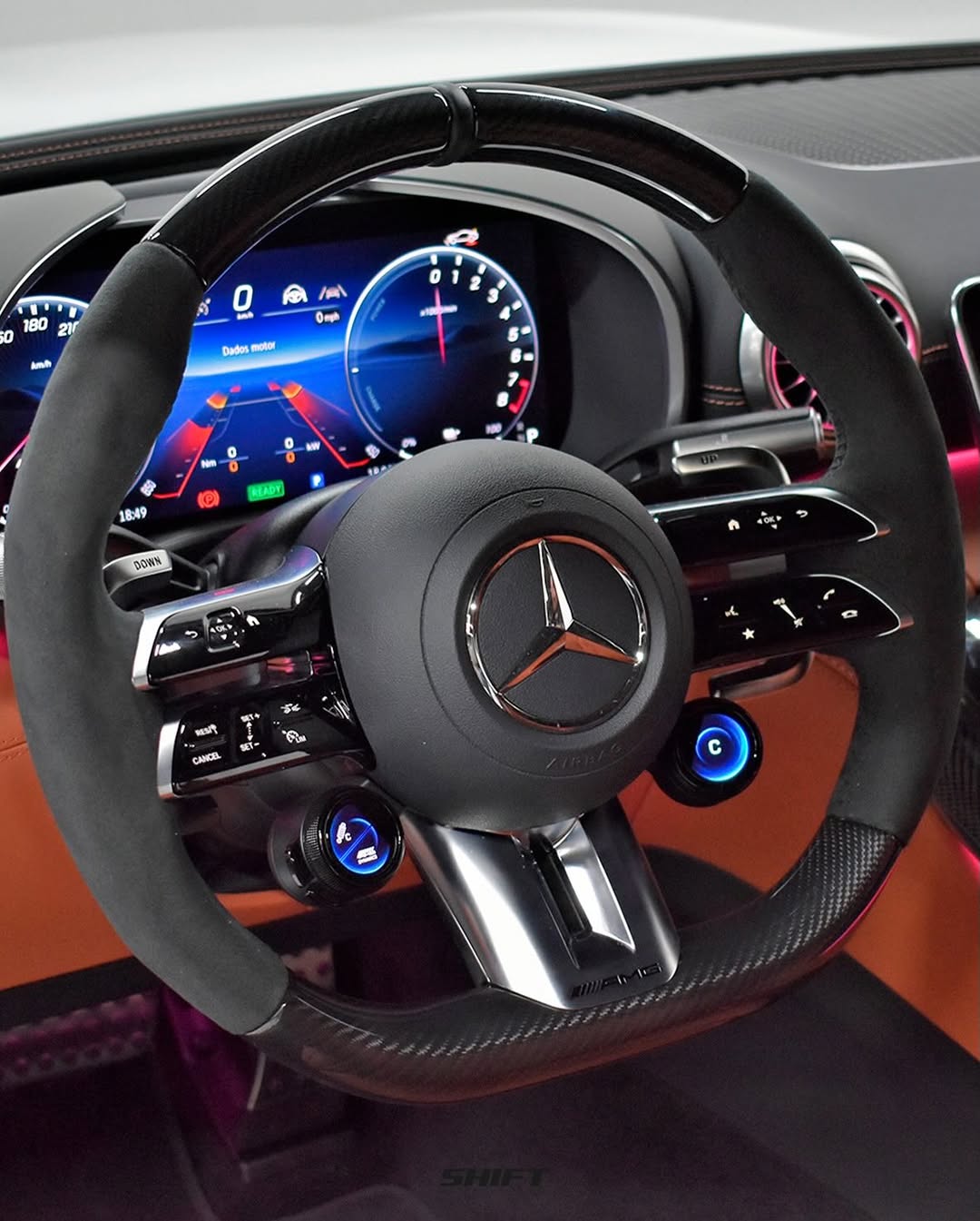 MERCEDES-BENZ GT 63 S AMG E PERFORMANCE - Imagem 9