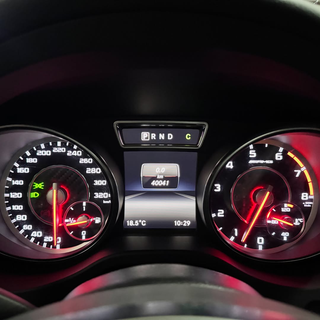 MERCEDES-BENZ CLA 45 AMG - Imagem 10