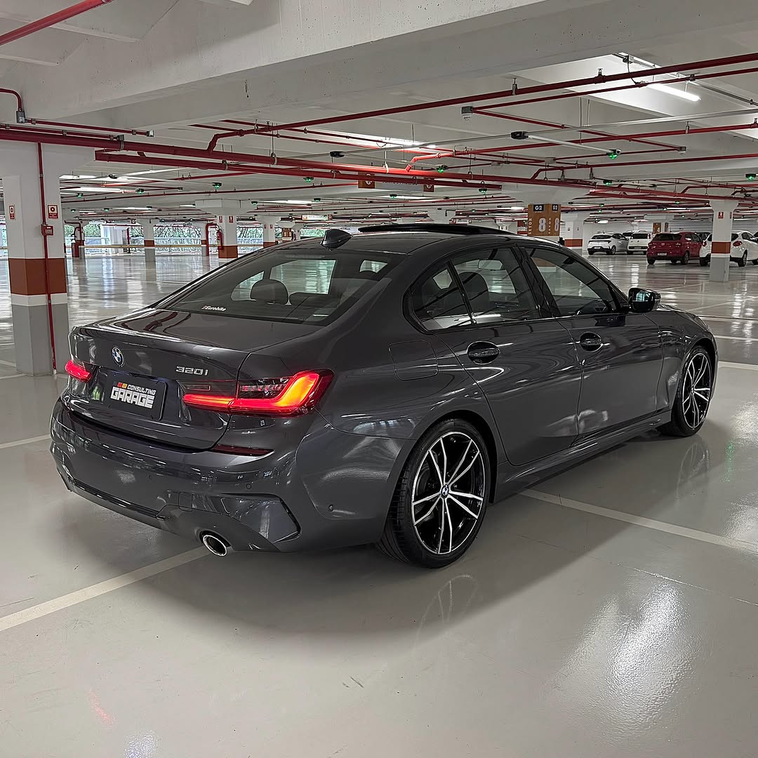 BMW 320I M SPORT - Imagem 4