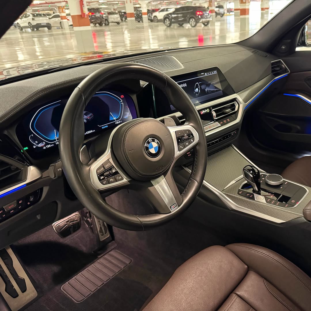 BMW 320I M SPORT - Imagem 8