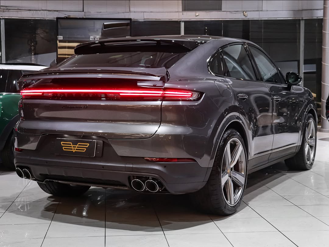 PORSCHE CAYENNE S COUPÉ - Imagem 3