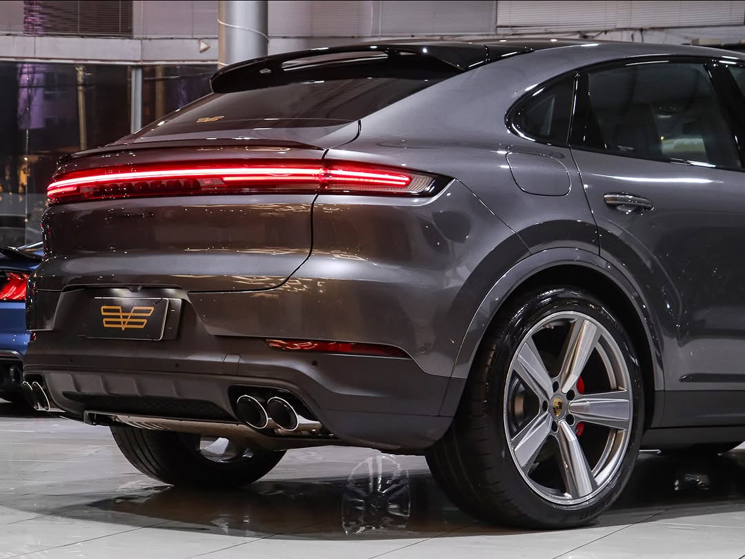 PORSCHE CAYENNE S COUPÉ - Imagem 10
