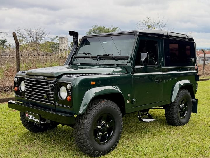 LAND ROVER DEFENDER