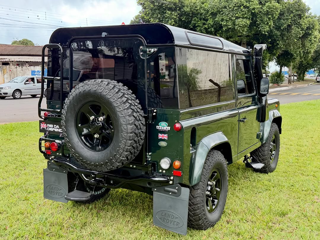 LAND ROVER DEFENDER - Imagem 2