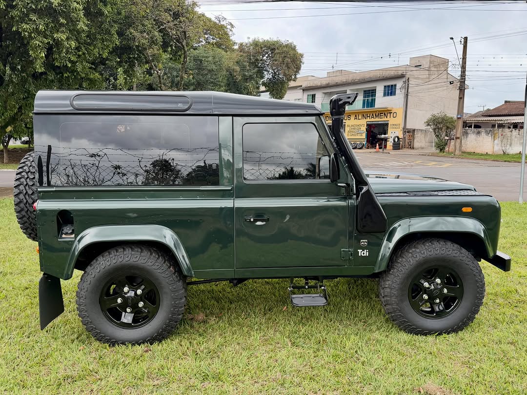 LAND ROVER DEFENDER - Imagem 6