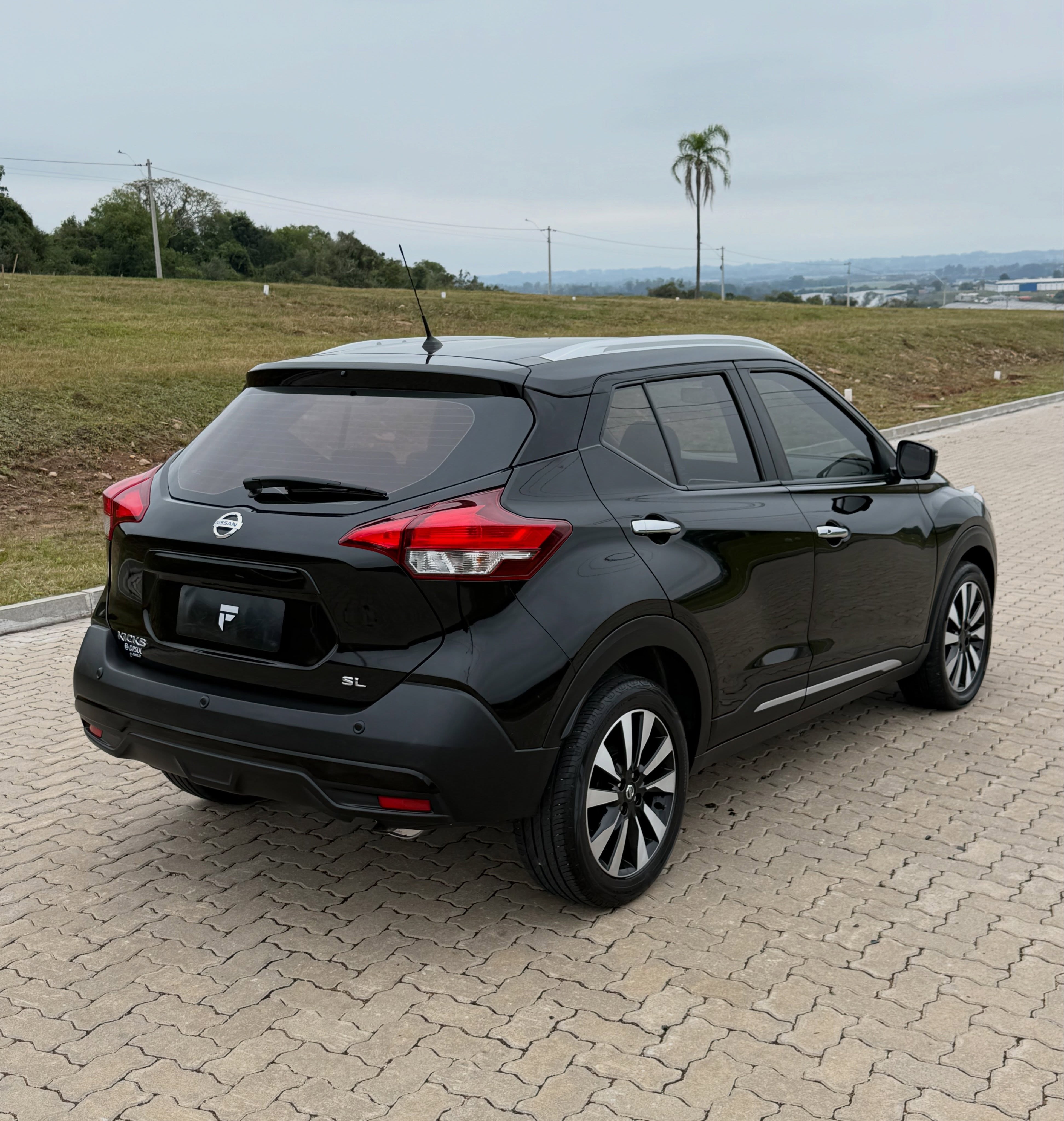 NISSAN KICKS SL - Imagem 12