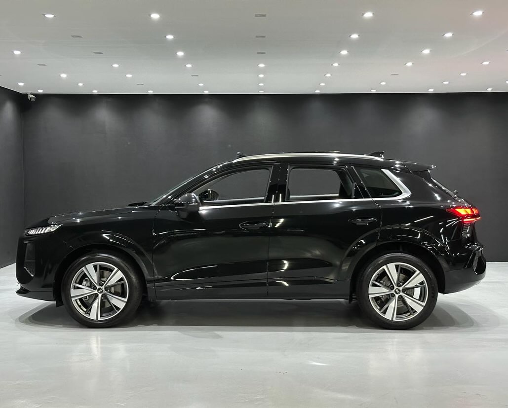AUDI Q3 LAUNCH EDITION QUATTRO S TRONIC - Imagem 9