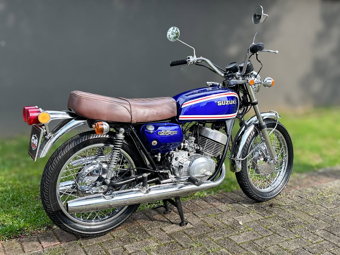 SUZUKI GT 250 - Imagem 2