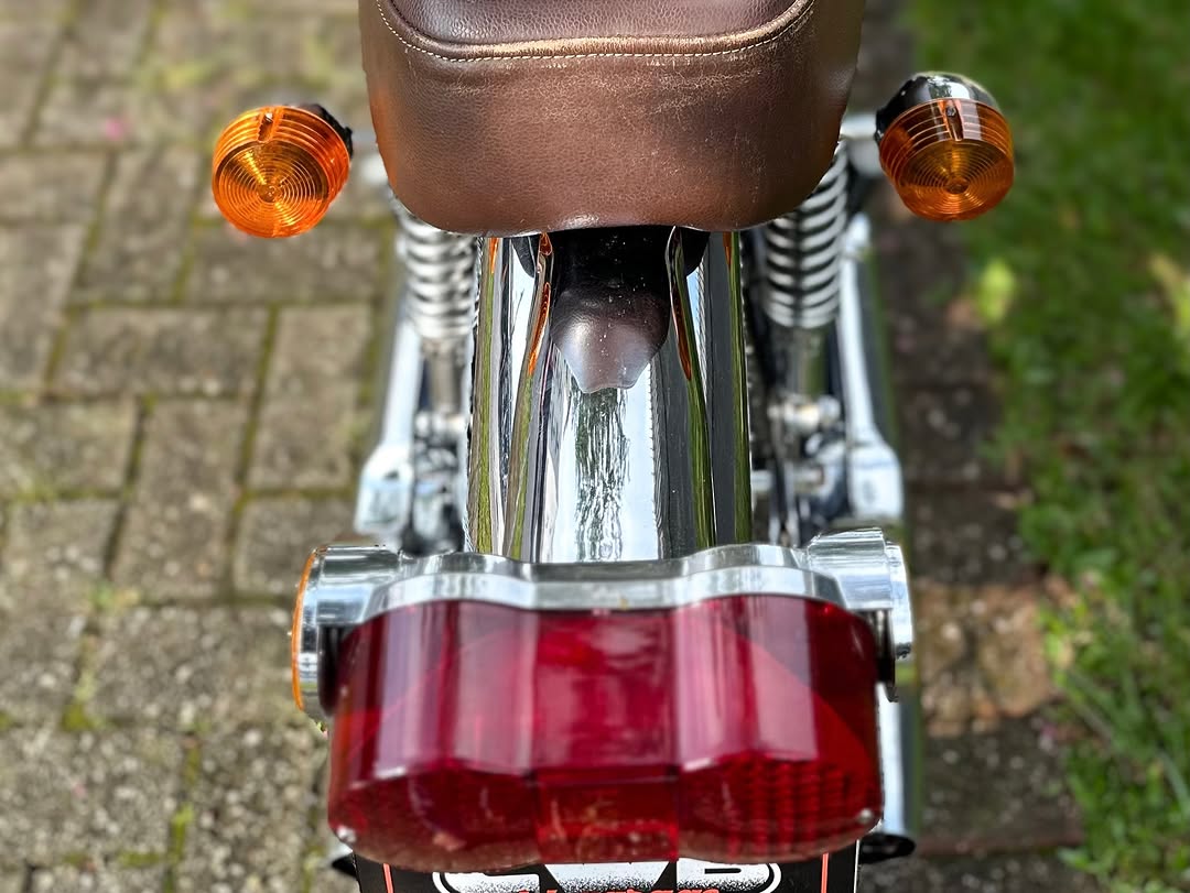 SUZUKI GT 250 - Imagem 11