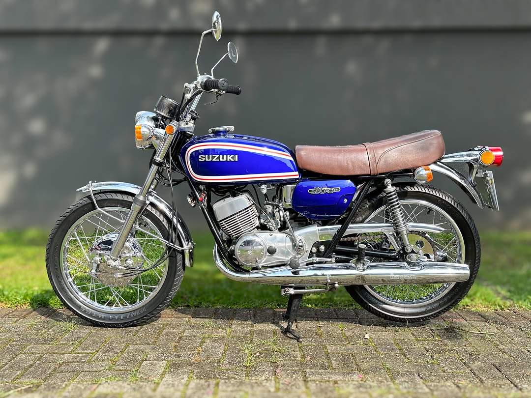 SUZUKI GT 250 - Imagem 6