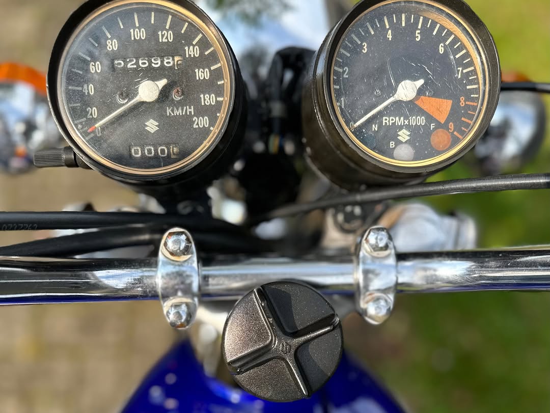 SUZUKI GT 250 - Imagem 7