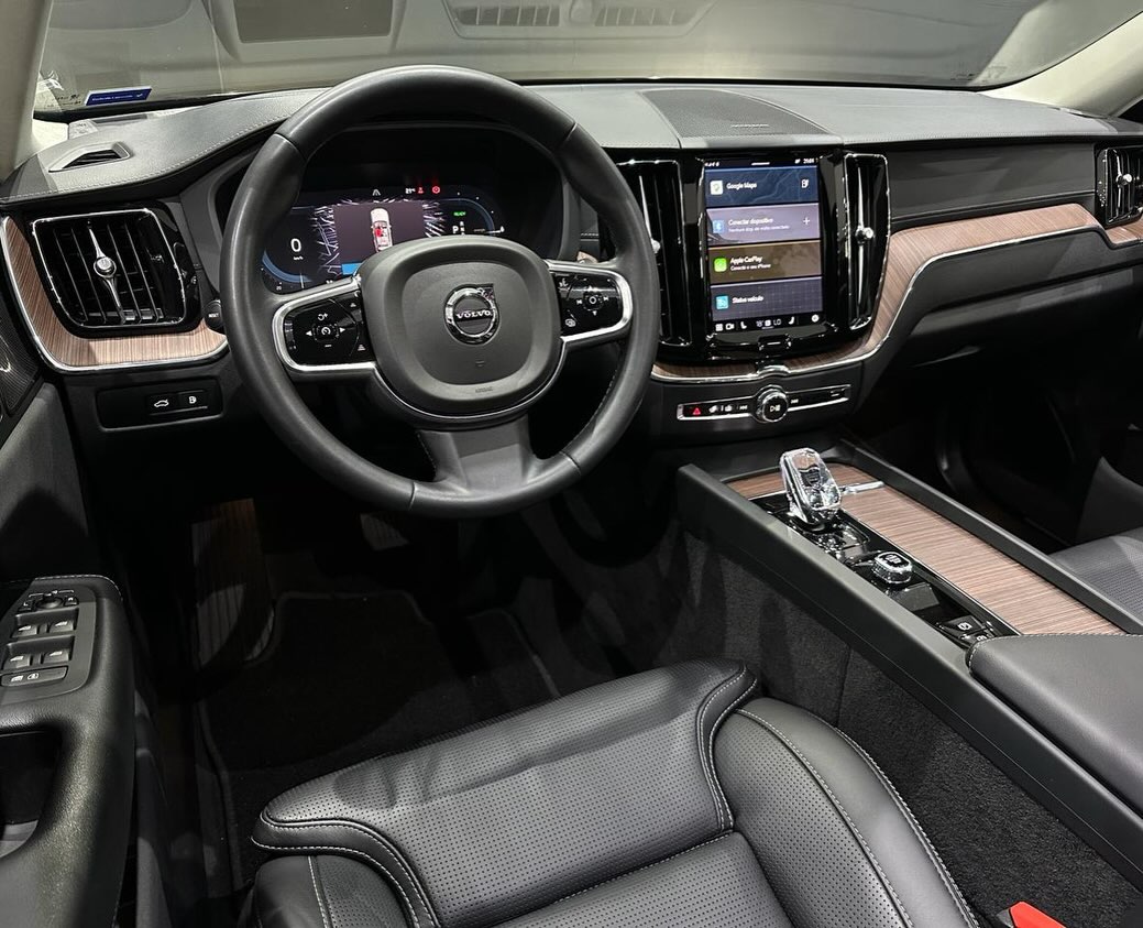 VOLVO XC60 RECHARGE ULTIMATE AWD GEARTRONIC - Imagem 6