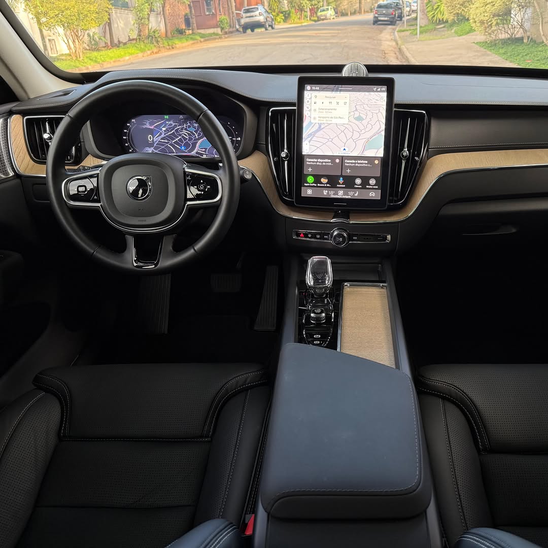 VOLVO XC60 T8 HYBRID ULTRA - Imagem 19