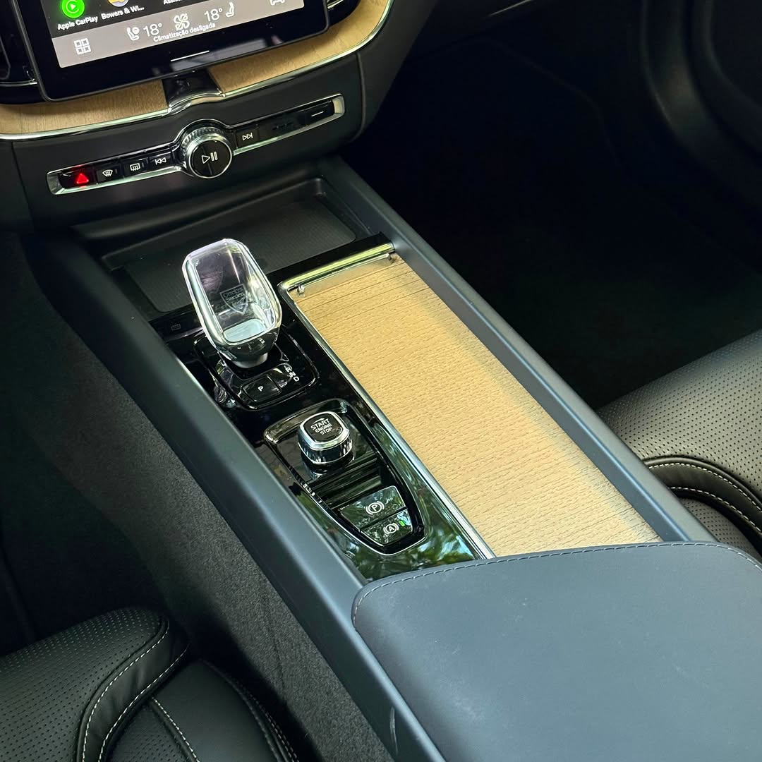 VOLVO XC60 T8 HYBRID ULTRA - Imagem 4