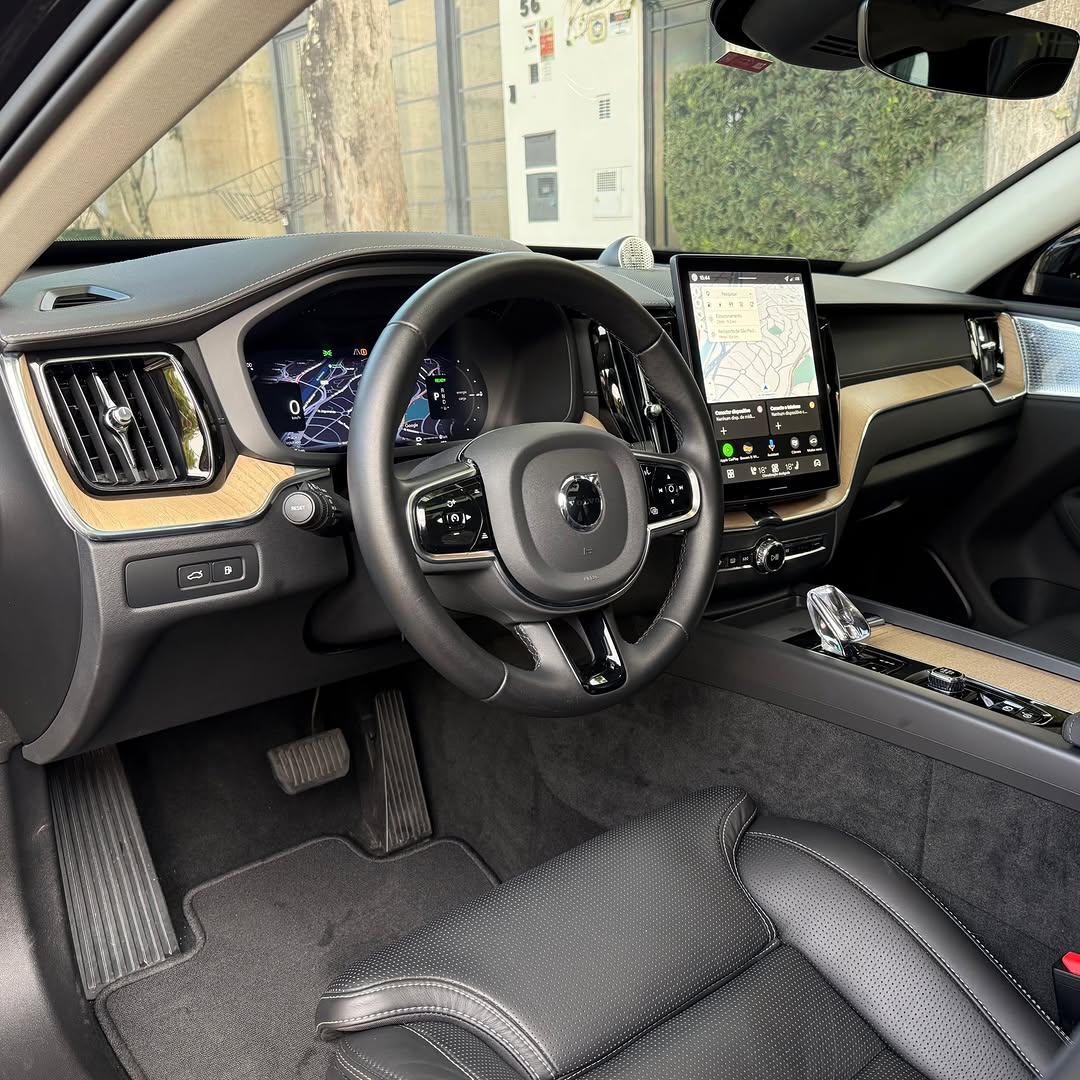 VOLVO XC60 T8 HYBRID ULTRA - Imagem 10