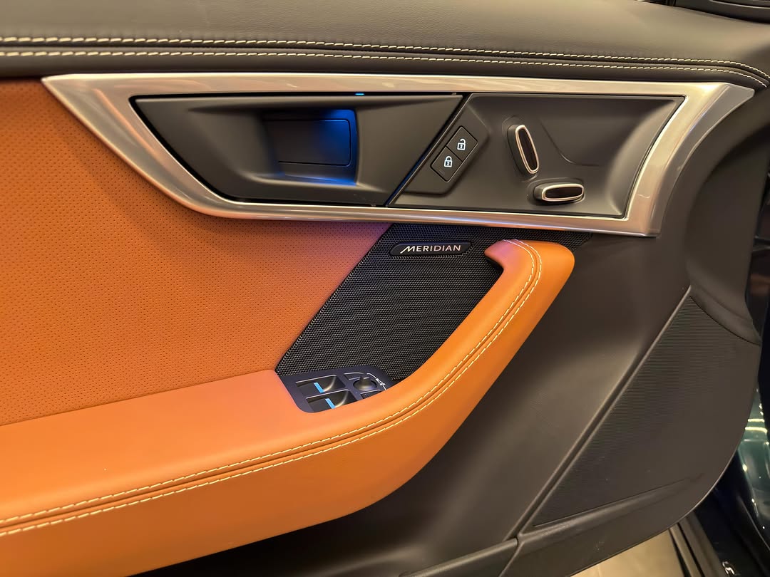 JAGUAR F-TYPE R-DYNAMIC - Imagem 12