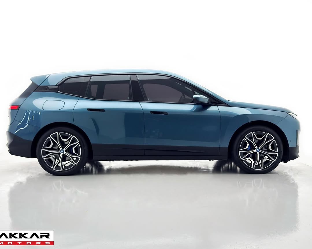BMW IX XDRIVE40 - Imagem 9