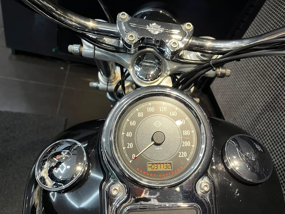 HARLEY-DAVIDSON DYNA SUPER GLIDE CUSTOM - Imagem 7