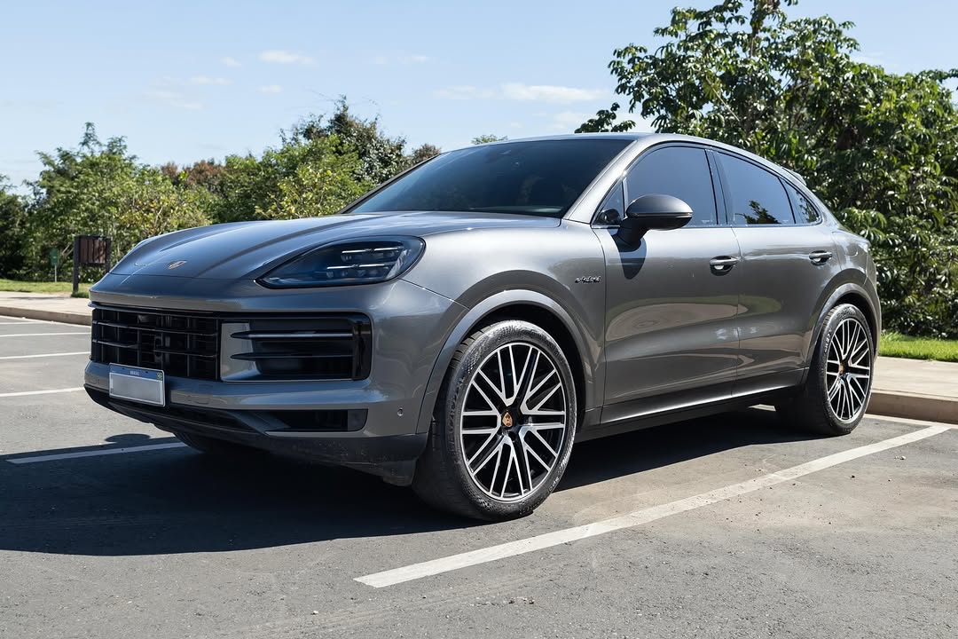 PORSCHE CAYENNE E-HYBRID COUPÉ - Imagem 2