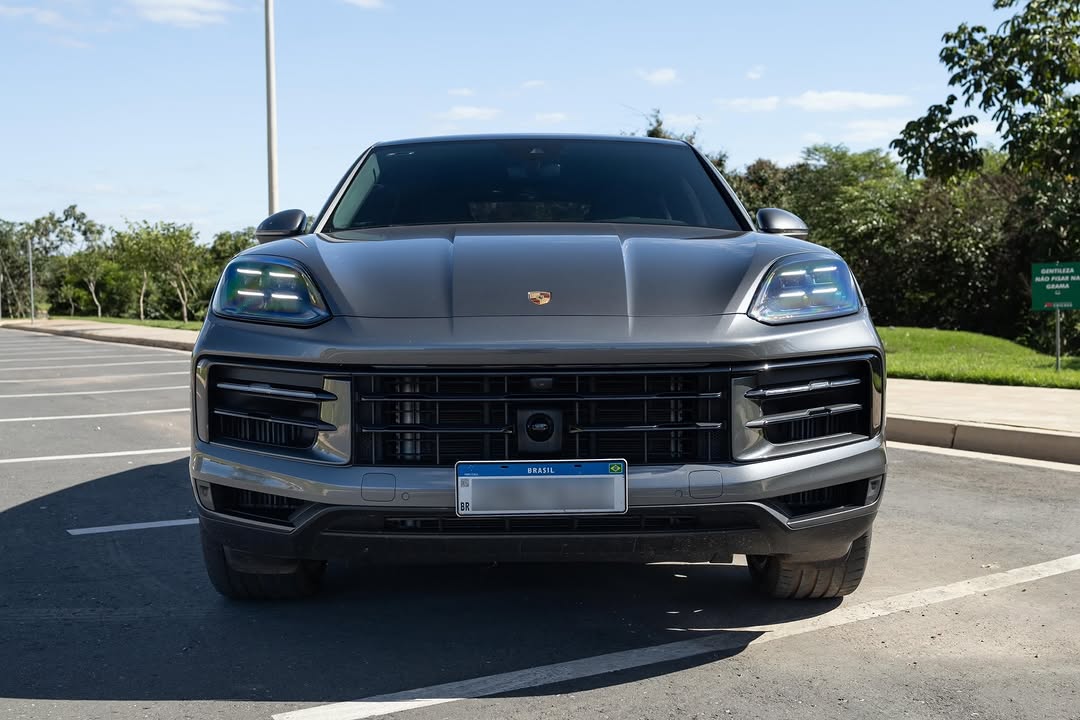 PORSCHE CAYENNE E-HYBRID COUPÉ - Imagem 3