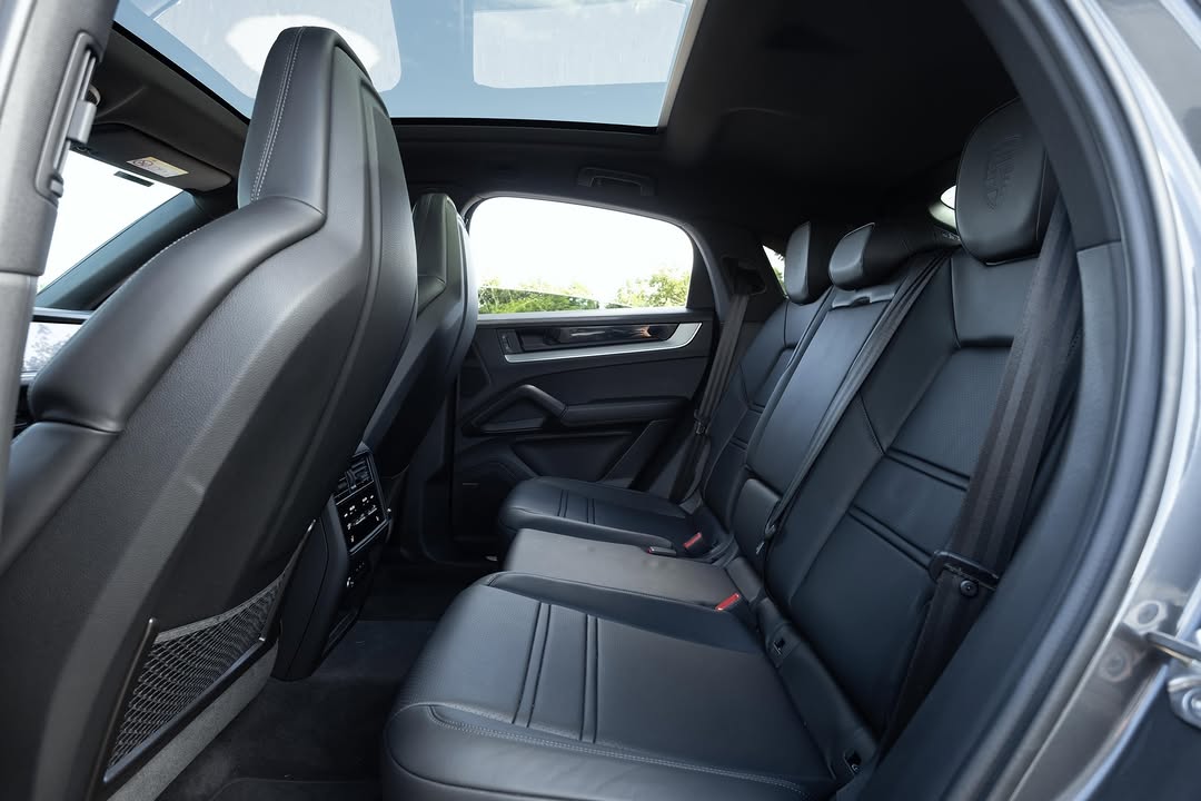 PORSCHE CAYENNE E-HYBRID COUPÉ - Imagem 6