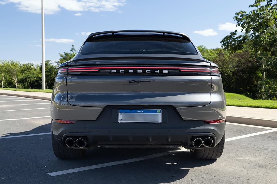 PORSCHE CAYENNE E-HYBRID COUPÉ - Imagem 7