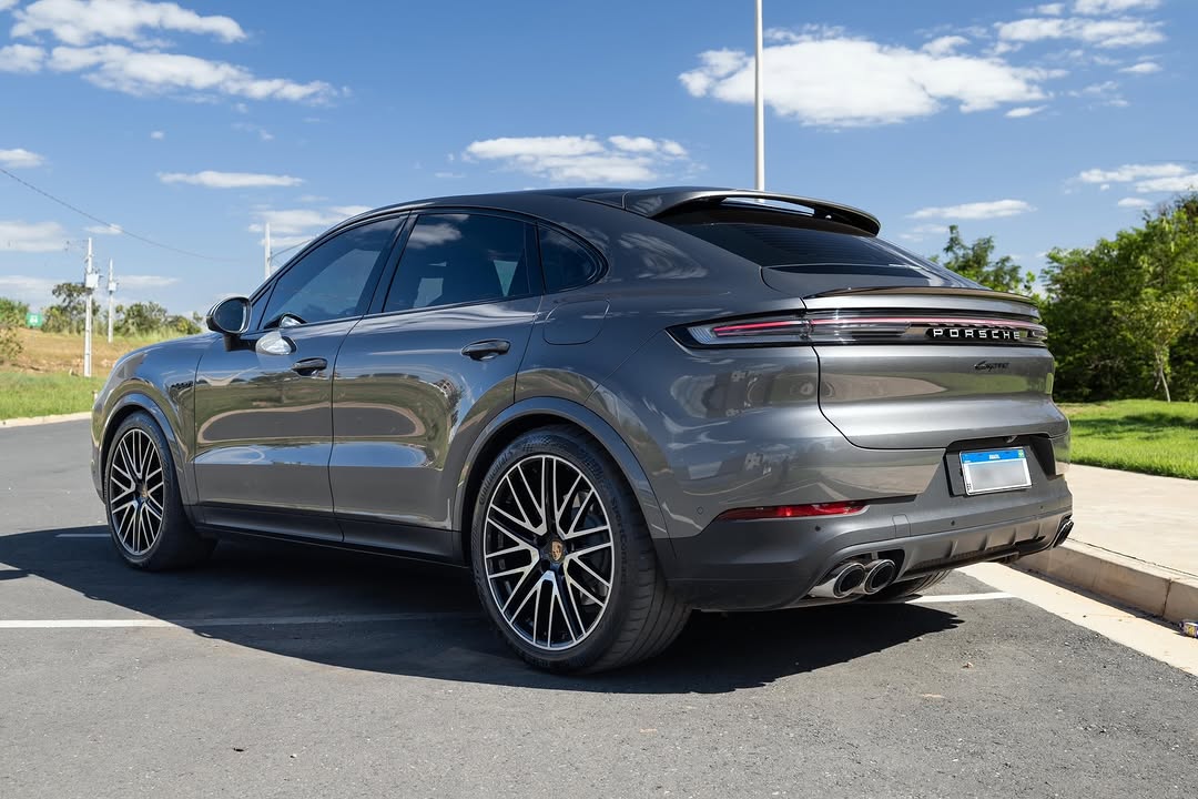 PORSCHE CAYENNE E-HYBRID COUPÉ - Imagem 8
