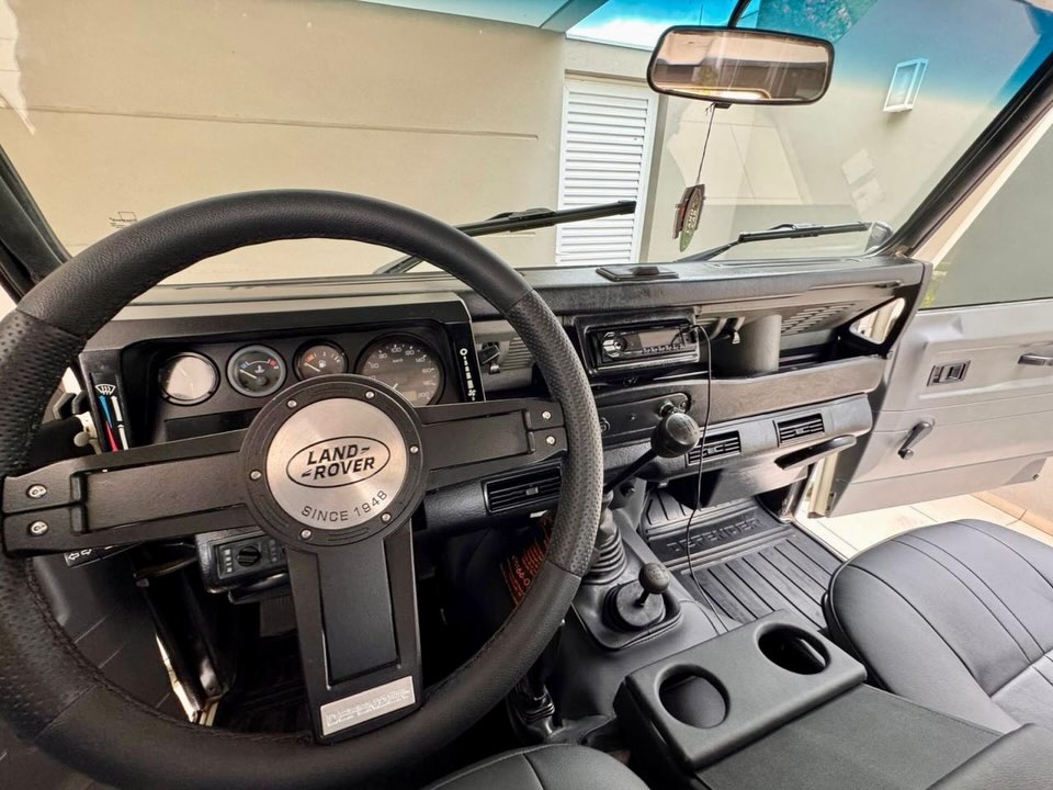 LAND ROVER DEFENDER - Imagem 15
