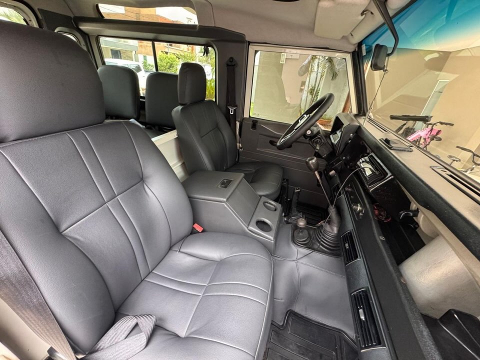 LAND ROVER DEFENDER - Imagem 3