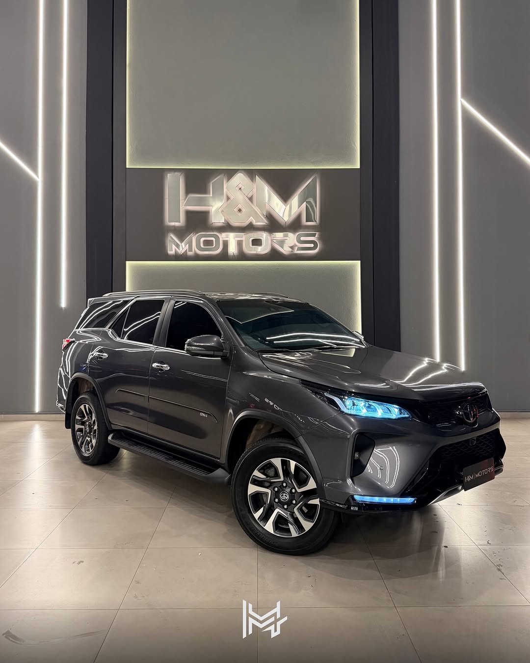 TOYOTA HILUX SW4 DIAMOND - Imagem 1