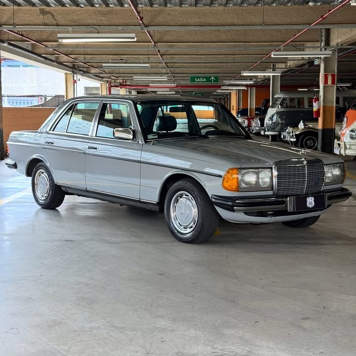 MERCEDES-BENZ 300 D