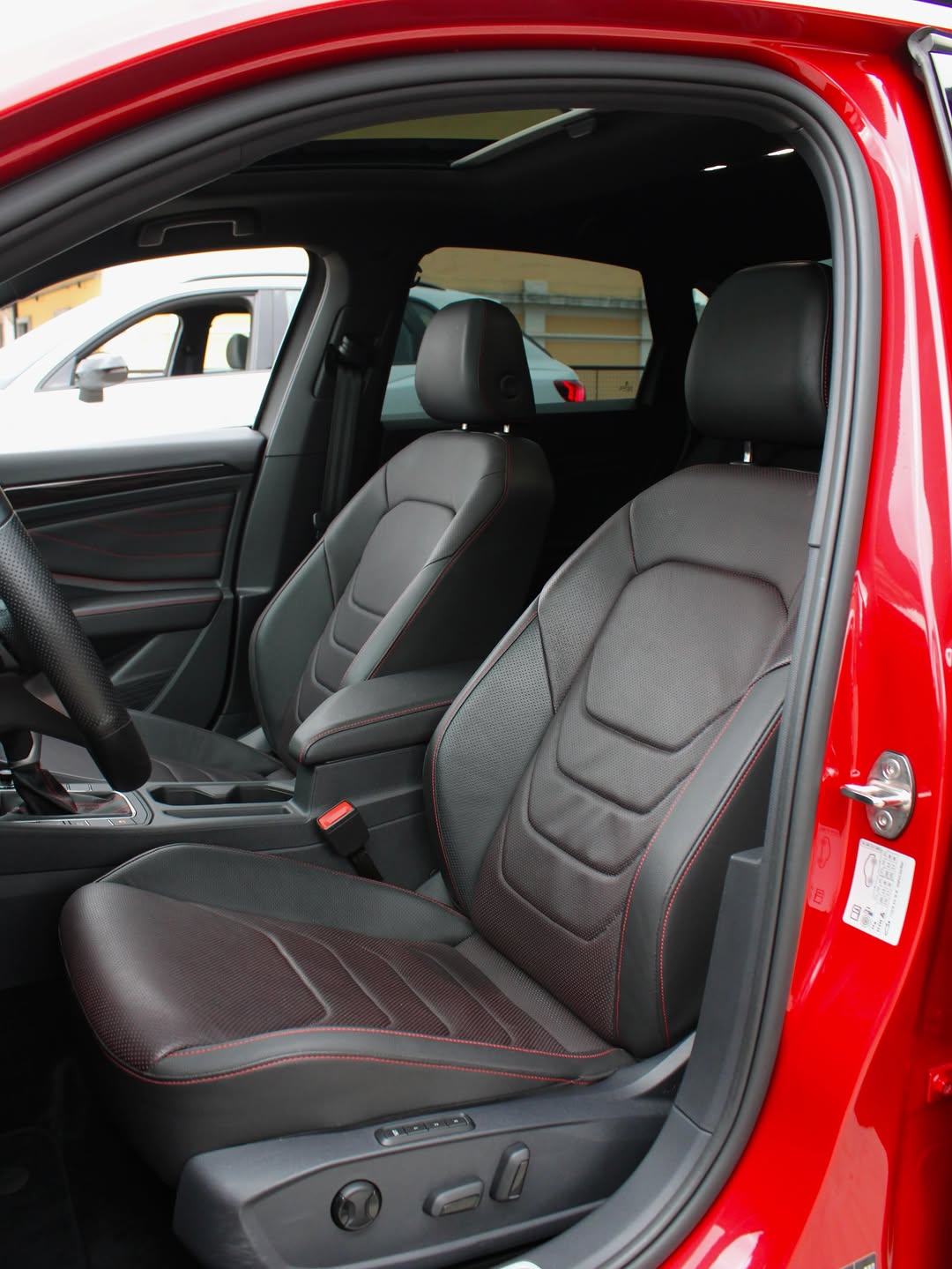 VOLKSWAGEN JETTA GLI - Imagem 5