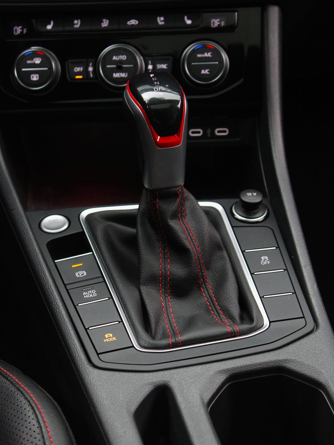 VOLKSWAGEN JETTA GLI - Imagem 8