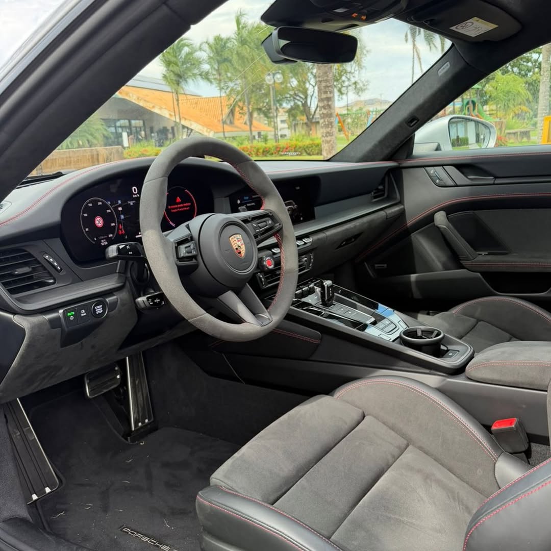 PORSCHE 911 CARRERA GTS - Imagem 11