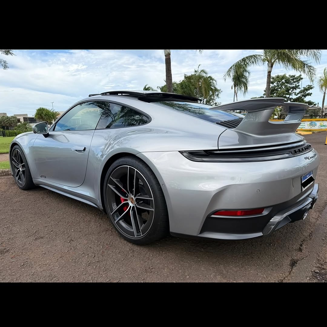 PORSCHE 911 CARRERA GTS - Imagem 5