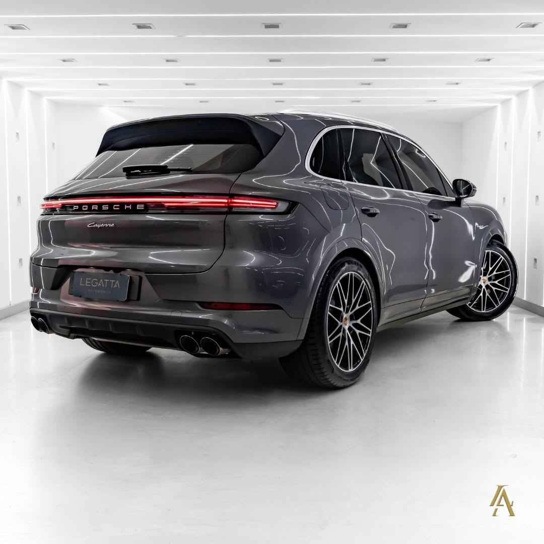 PORSCHE CAYENNE E-HYBRID - Imagem 2