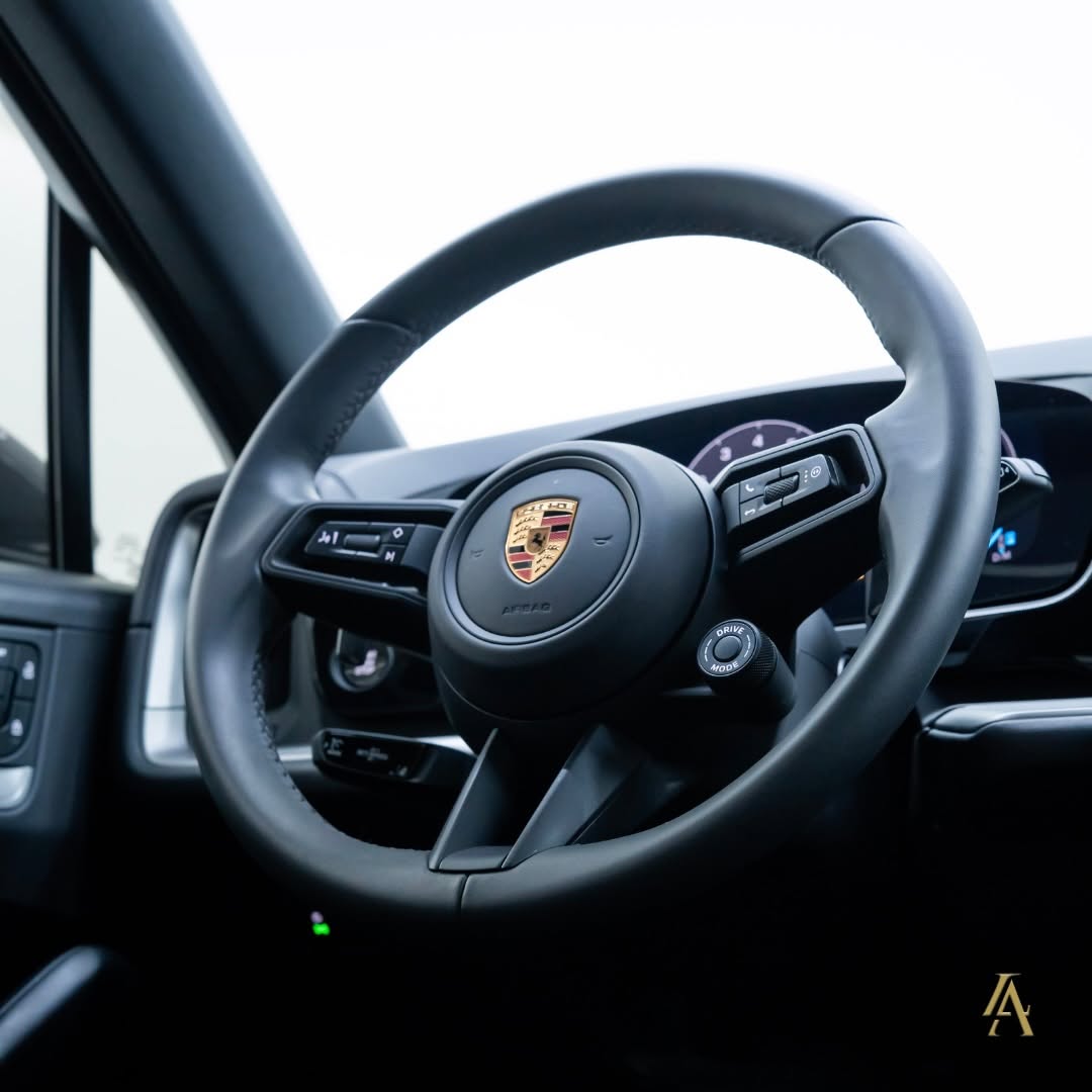 PORSCHE CAYENNE E-HYBRID - Imagem 14