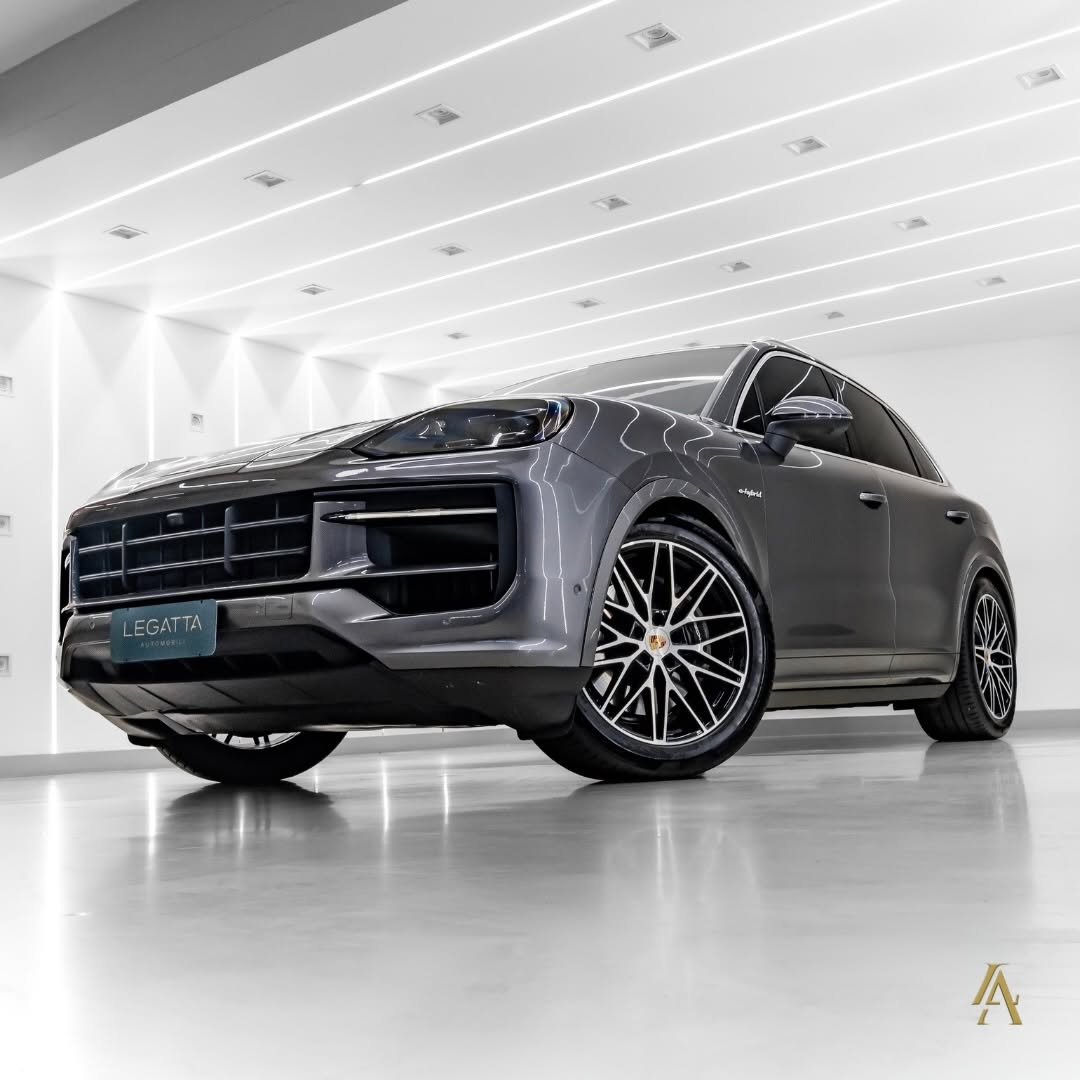 PORSCHE CAYENNE E-HYBRID - Imagem 17
