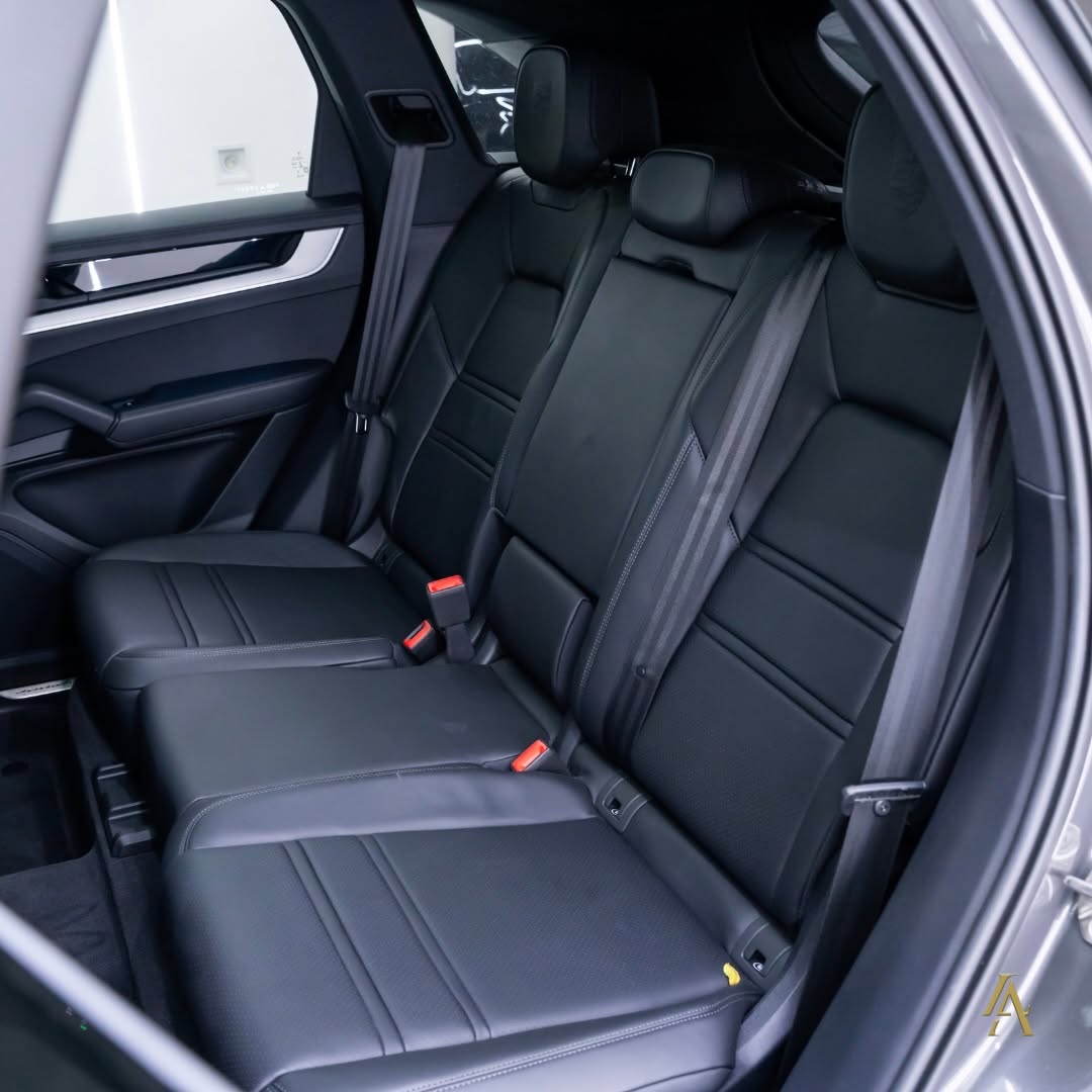 PORSCHE CAYENNE E-HYBRID - Imagem 9