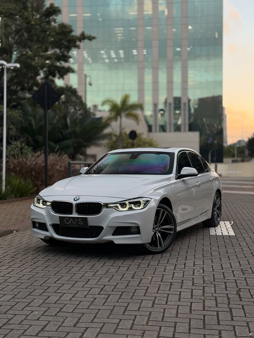 BMW 328I M SPORT - Imagem 1