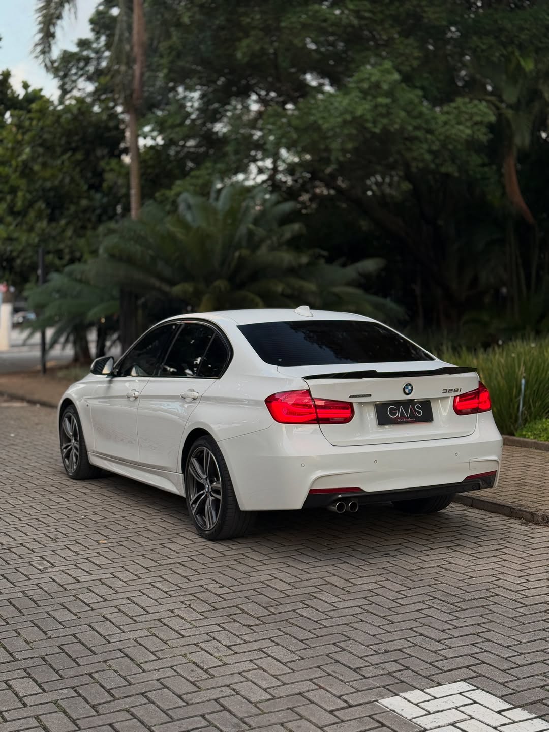 BMW 328I M SPORT - Imagem 6
