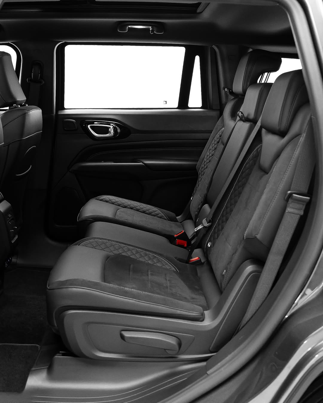 JEEP COMMANDER BLACKHAWK - Imagem 5