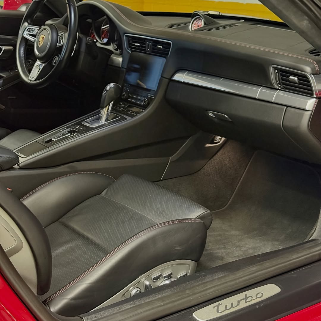 PORSCHE 911 TURBO - Imagem 13