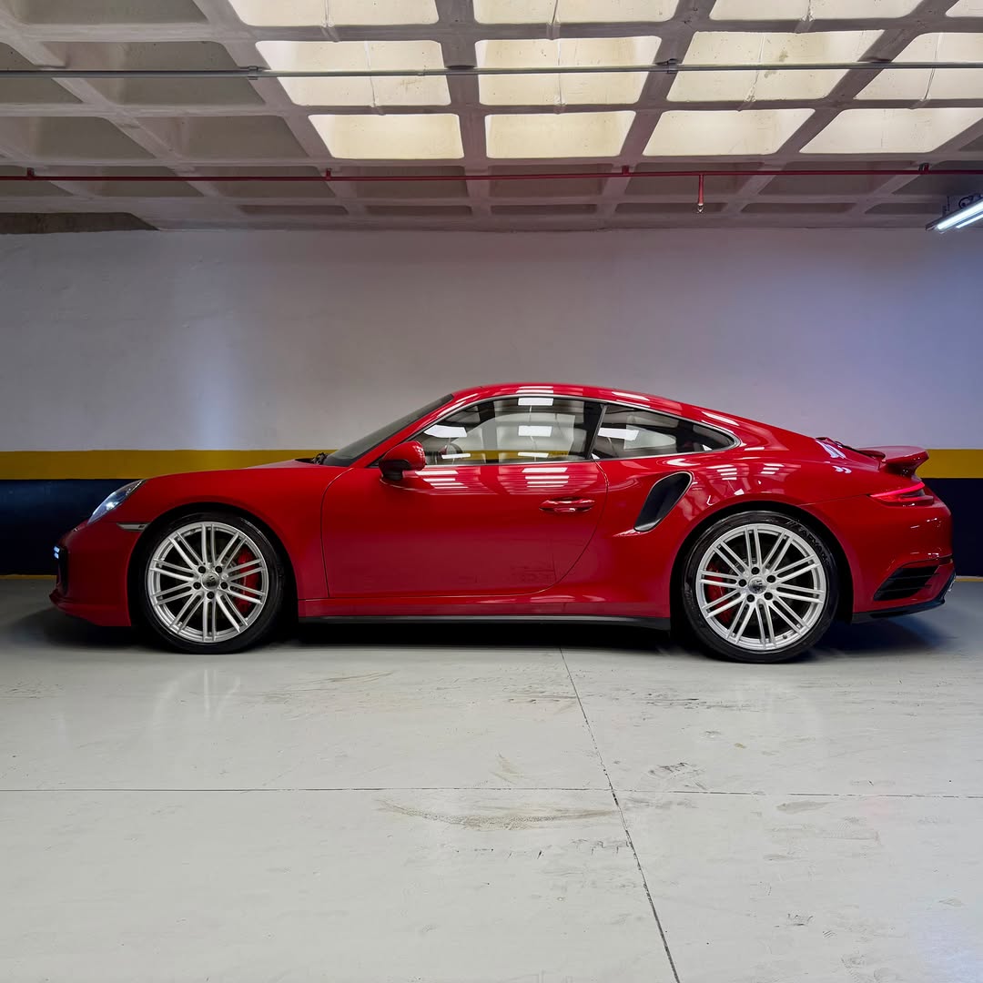 PORSCHE 911 TURBO - Imagem 4