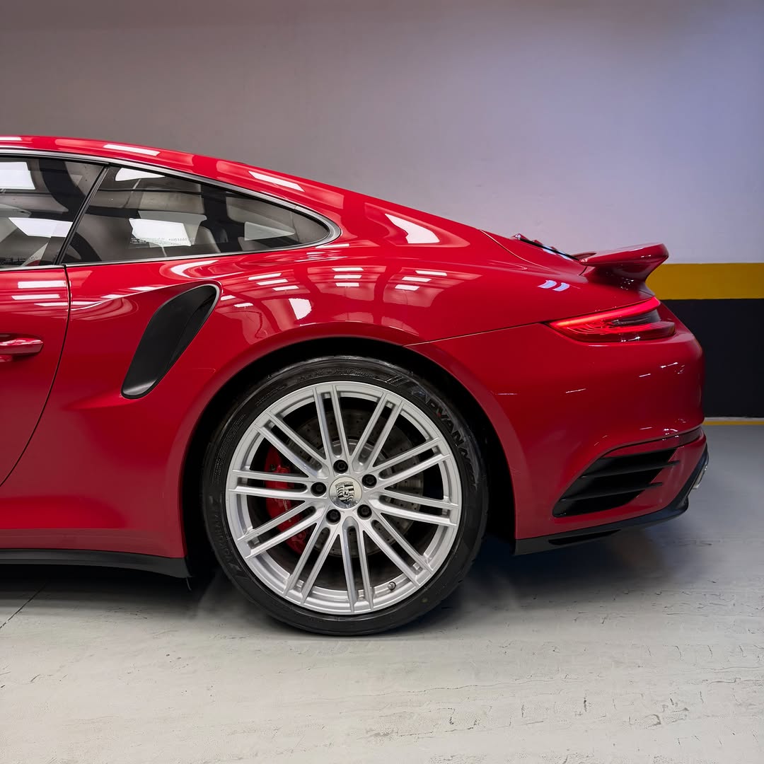 PORSCHE 911 TURBO - Imagem 5