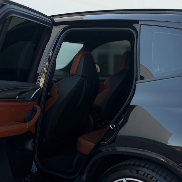 BMW X3M COMPETITION - Imagem 11